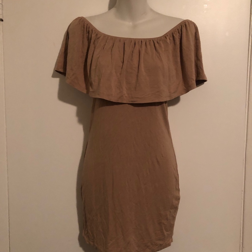 4/$20❗️F21 Nude Off The Shoulder Dress